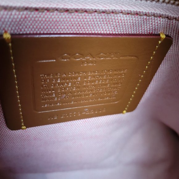 ❤️SOLD❤️ Coach 1941 Rogue with Quilting Rivets - Picture 12 of 16